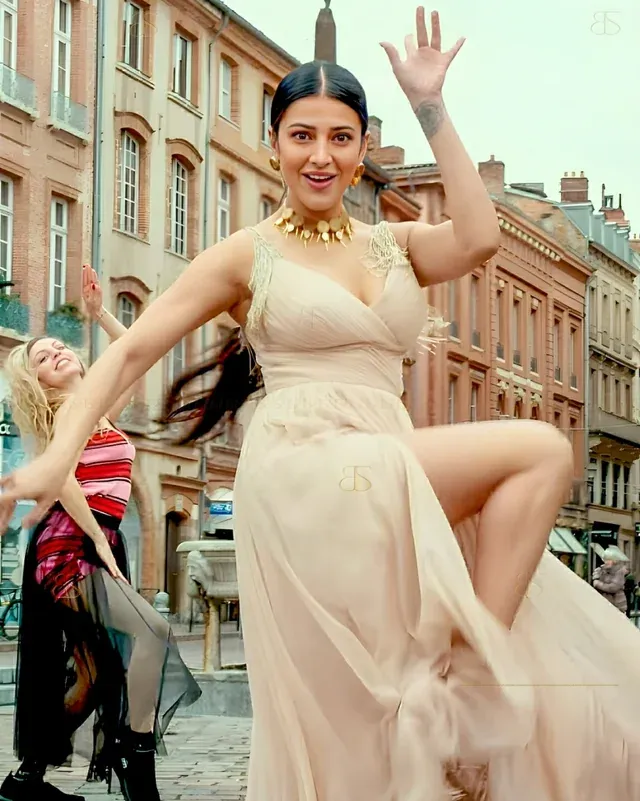 shruti-haasan-v0-qqx5nfdwfdob1