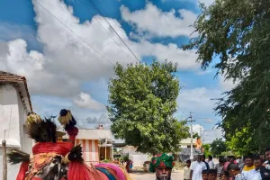 విజయదశమి సందర్భంగా దుర్గామాతకు ఘనంగా పూజలు