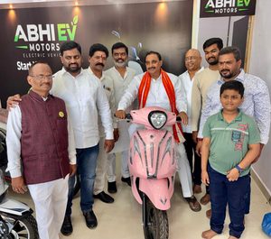 అభి EV మోటార్స్ షో రూమ్